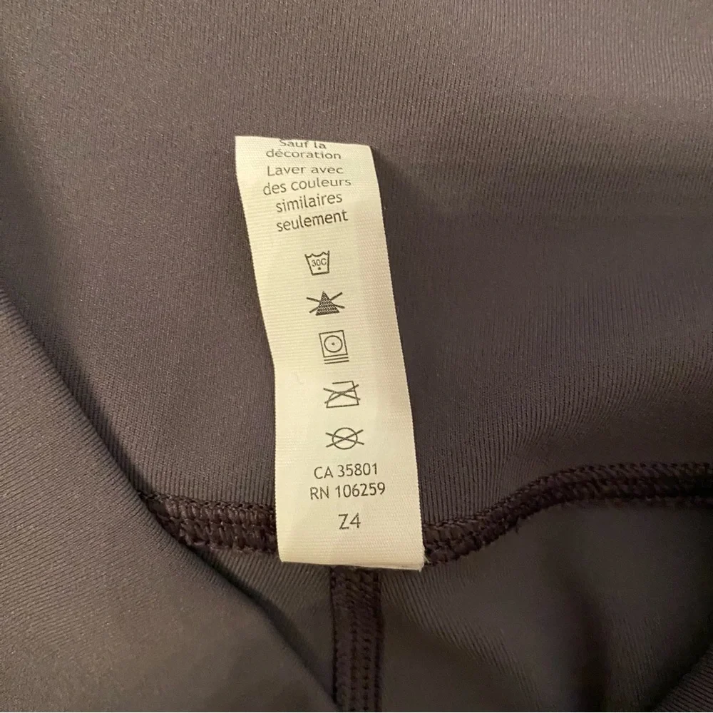 LULULEMON PANTS LEGGINGS CAPRI CROPPED GRAY SHEER SCALLOP HEM SIZE 10